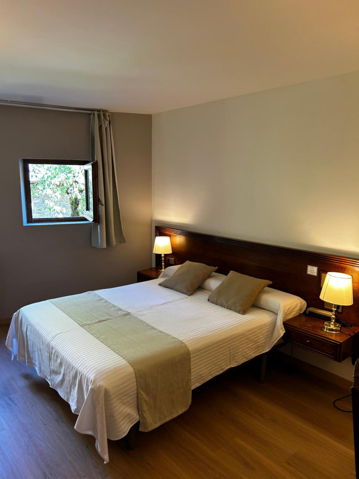 Hotel Santa Barbara De La Vall D'אורדינו מראה חיצוני תמונה