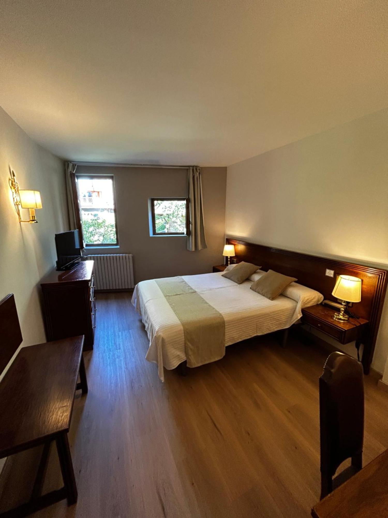 Hotel Santa Barbara De La Vall D'אורדינו מראה חיצוני תמונה
