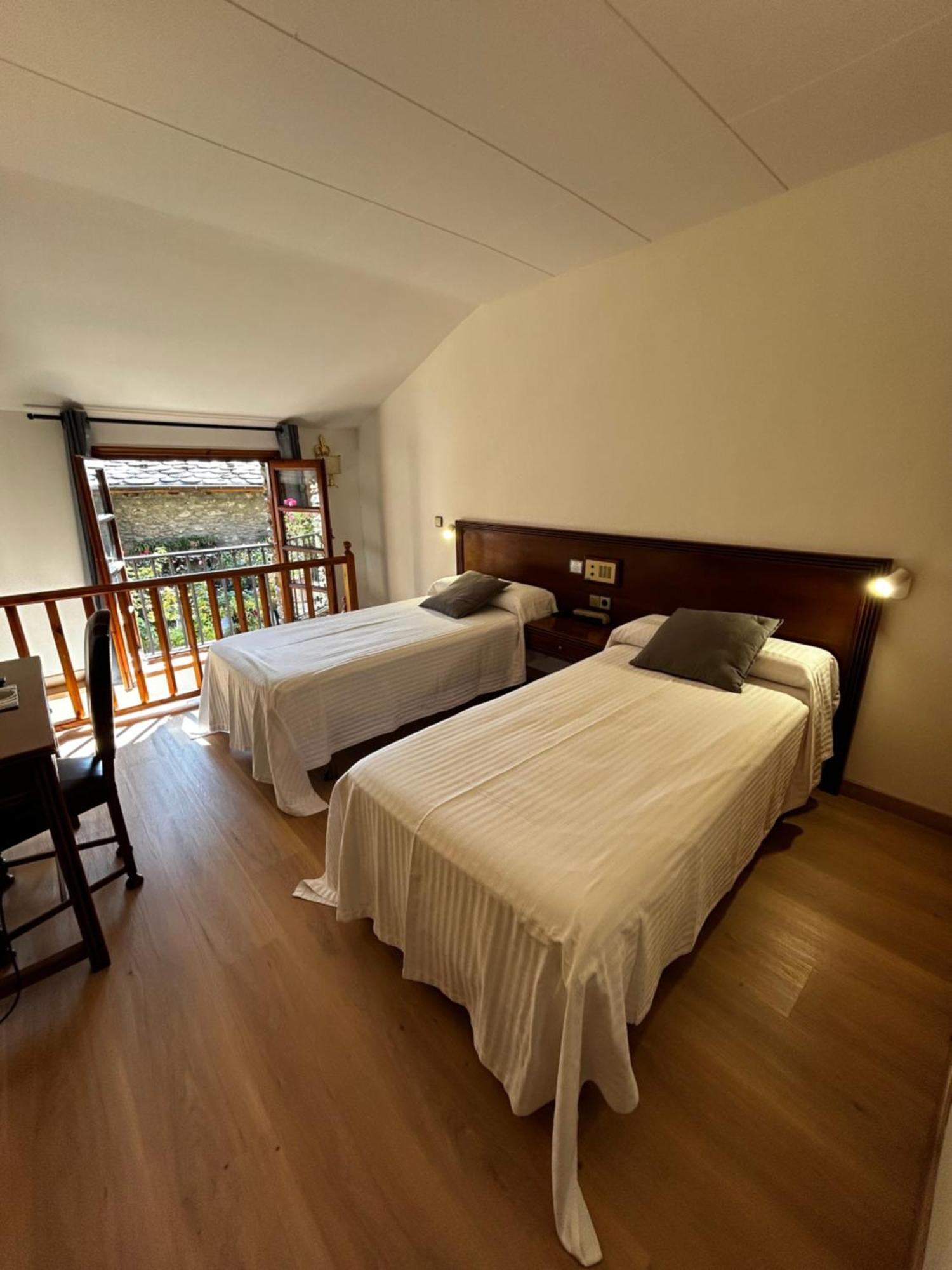 Hotel Santa Barbara De La Vall D'אורדינו מראה חיצוני תמונה