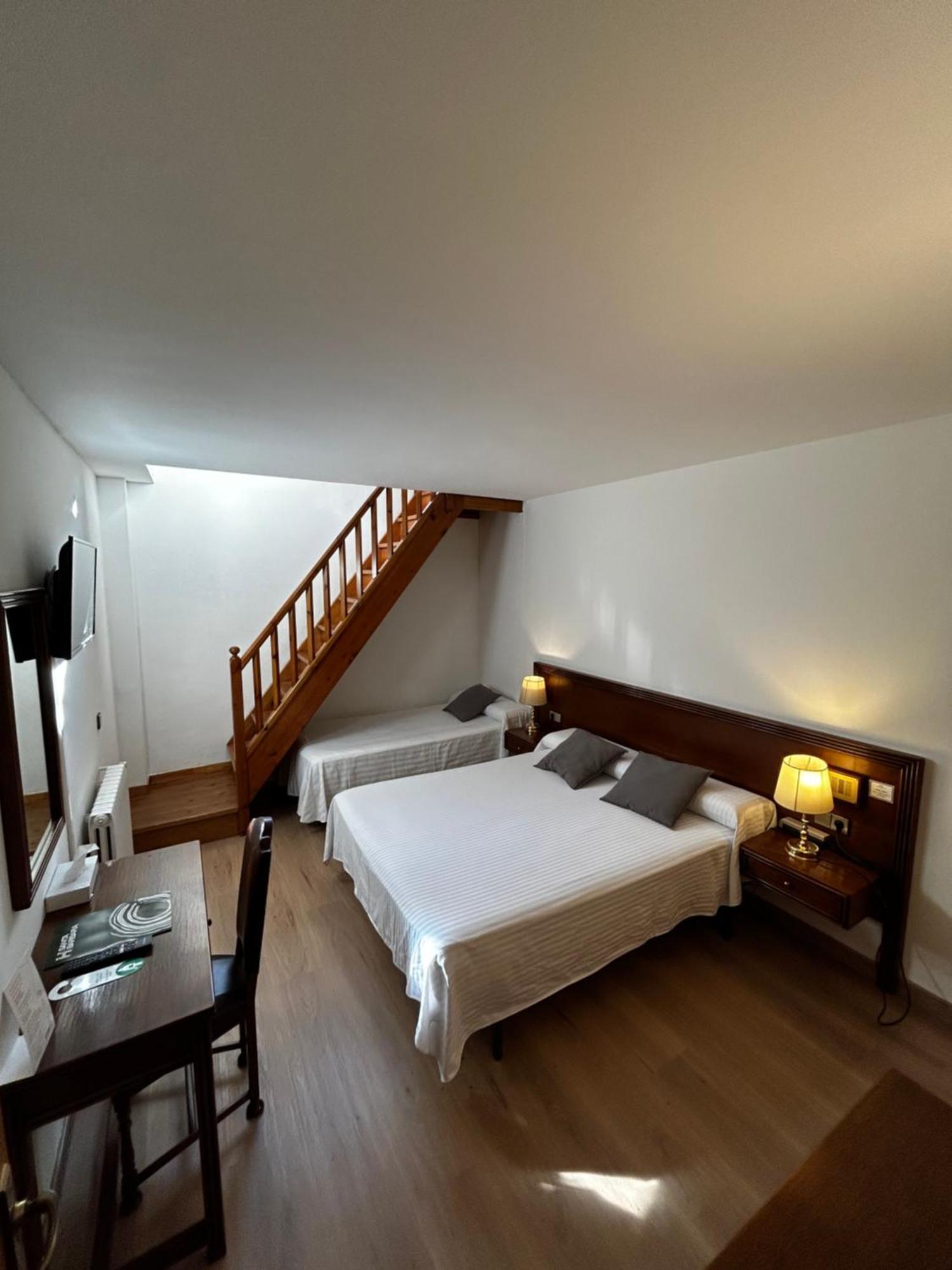 Hotel Santa Barbara De La Vall D'אורדינו מראה חיצוני תמונה