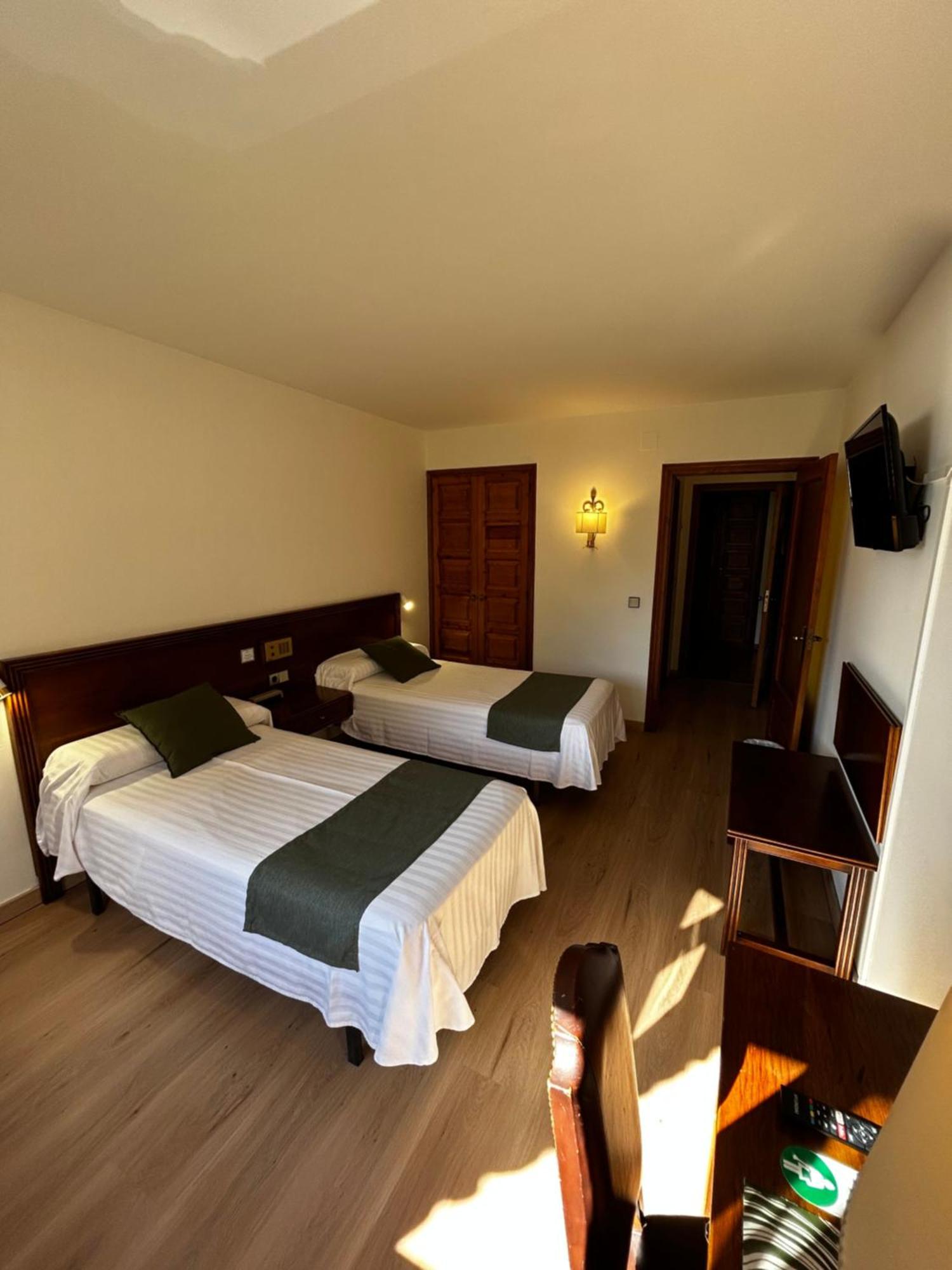 Hotel Santa Barbara De La Vall D'אורדינו מראה חיצוני תמונה