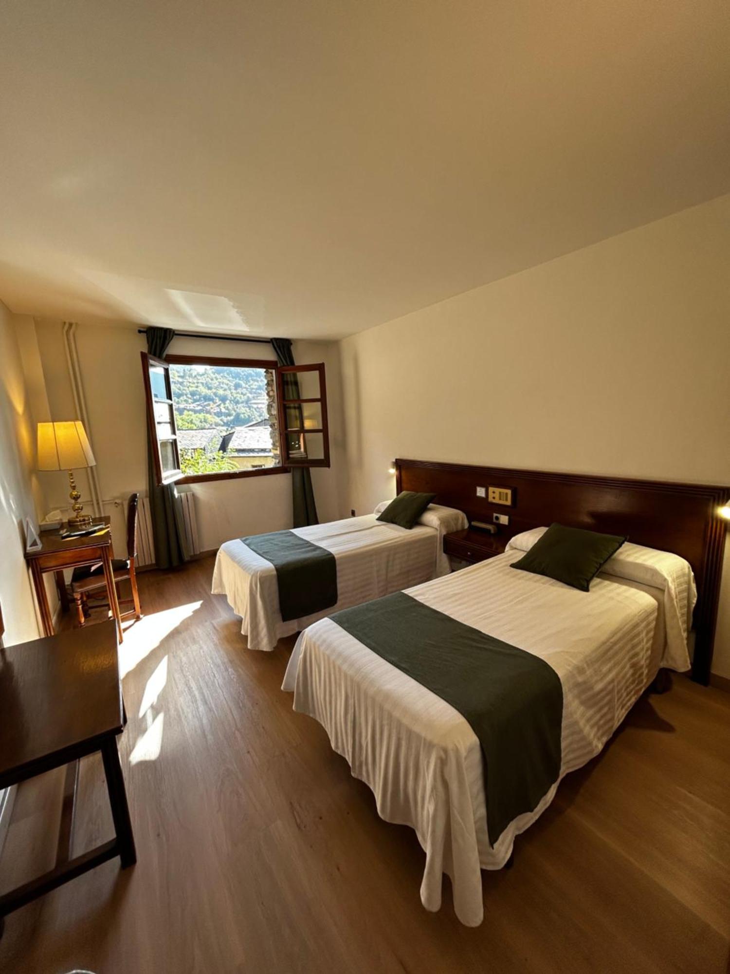 Hotel Santa Barbara De La Vall D'אורדינו מראה חיצוני תמונה