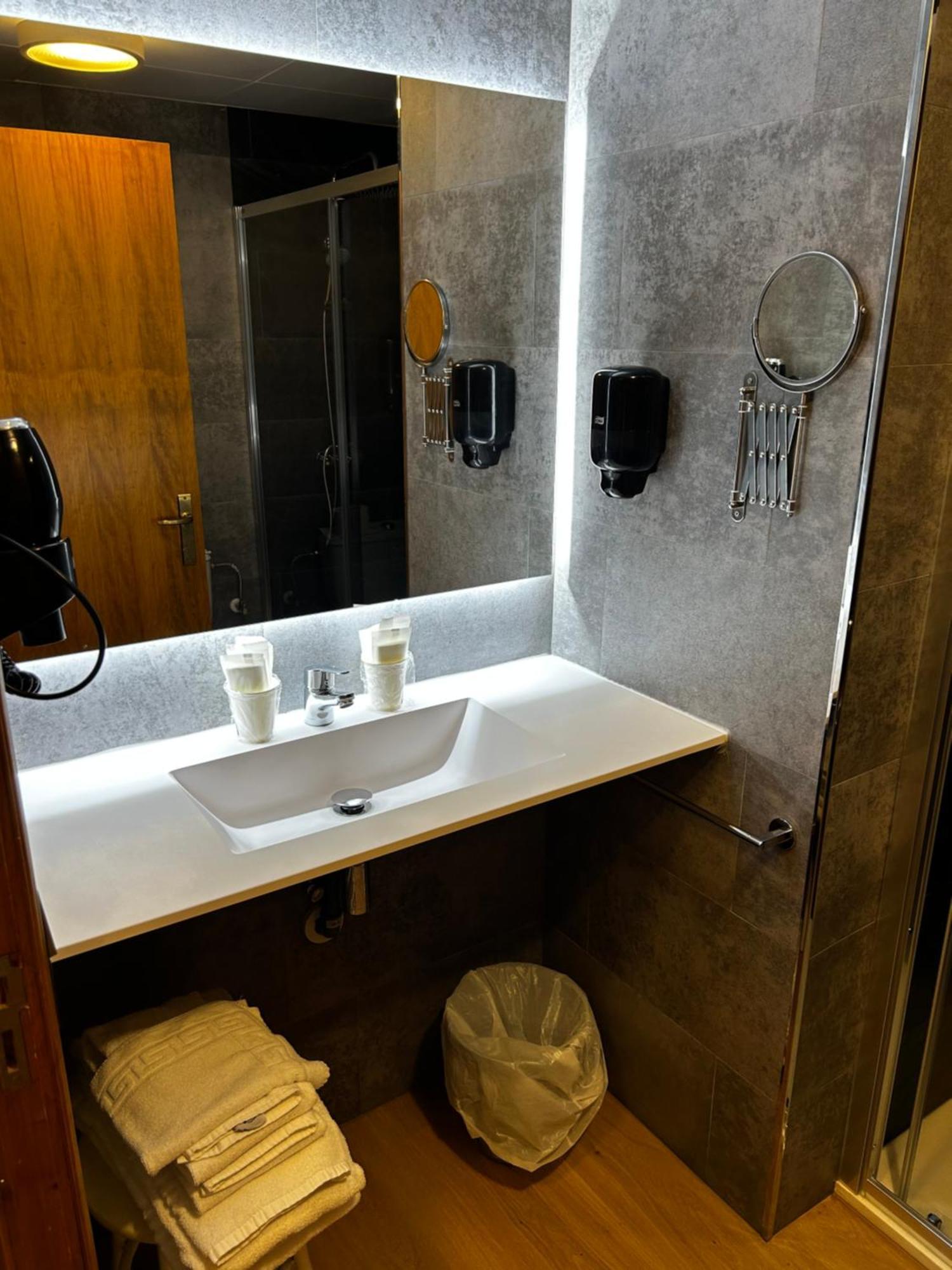 Hotel Santa Barbara De La Vall D'אורדינו מראה חיצוני תמונה