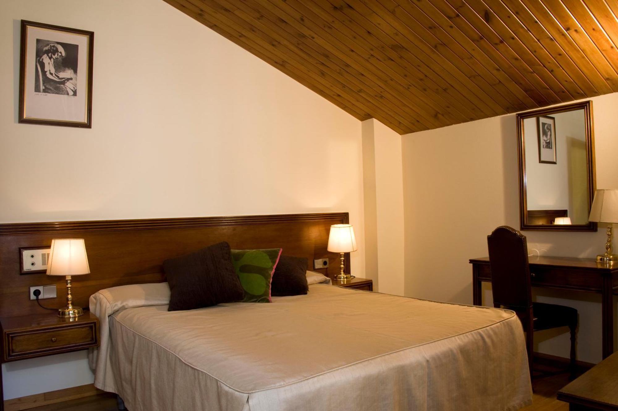 Hotel Santa Barbara De La Vall D'אורדינו חדר תמונה