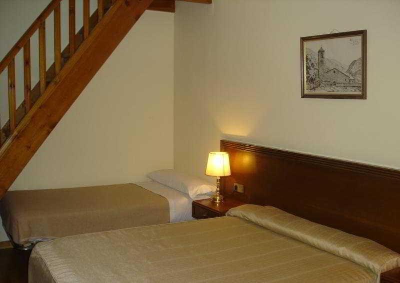 Hotel Santa Barbara De La Vall D'אורדינו חדר תמונה