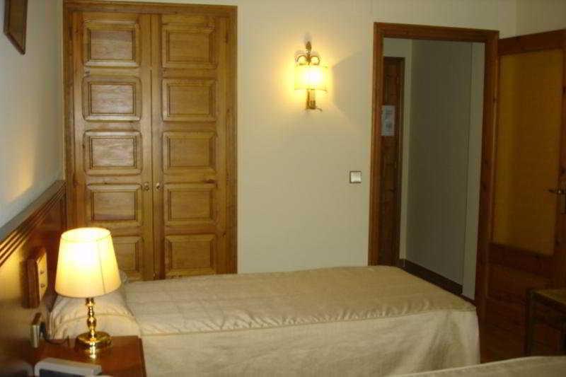 Hotel Santa Barbara De La Vall D'אורדינו מראה חיצוני תמונה