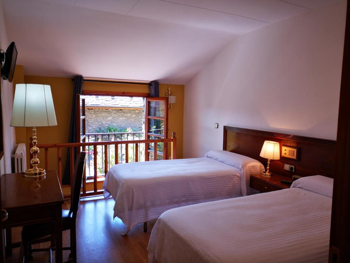 Hotel Santa Barbara De La Vall D'אורדינו מראה חיצוני תמונה